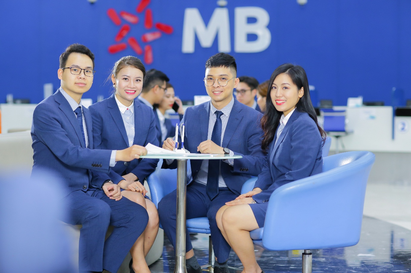 MBBank còn lọt Top 08 công ty đại chúng uy tín và hiệu quả năm 2021 của Vietnam Report