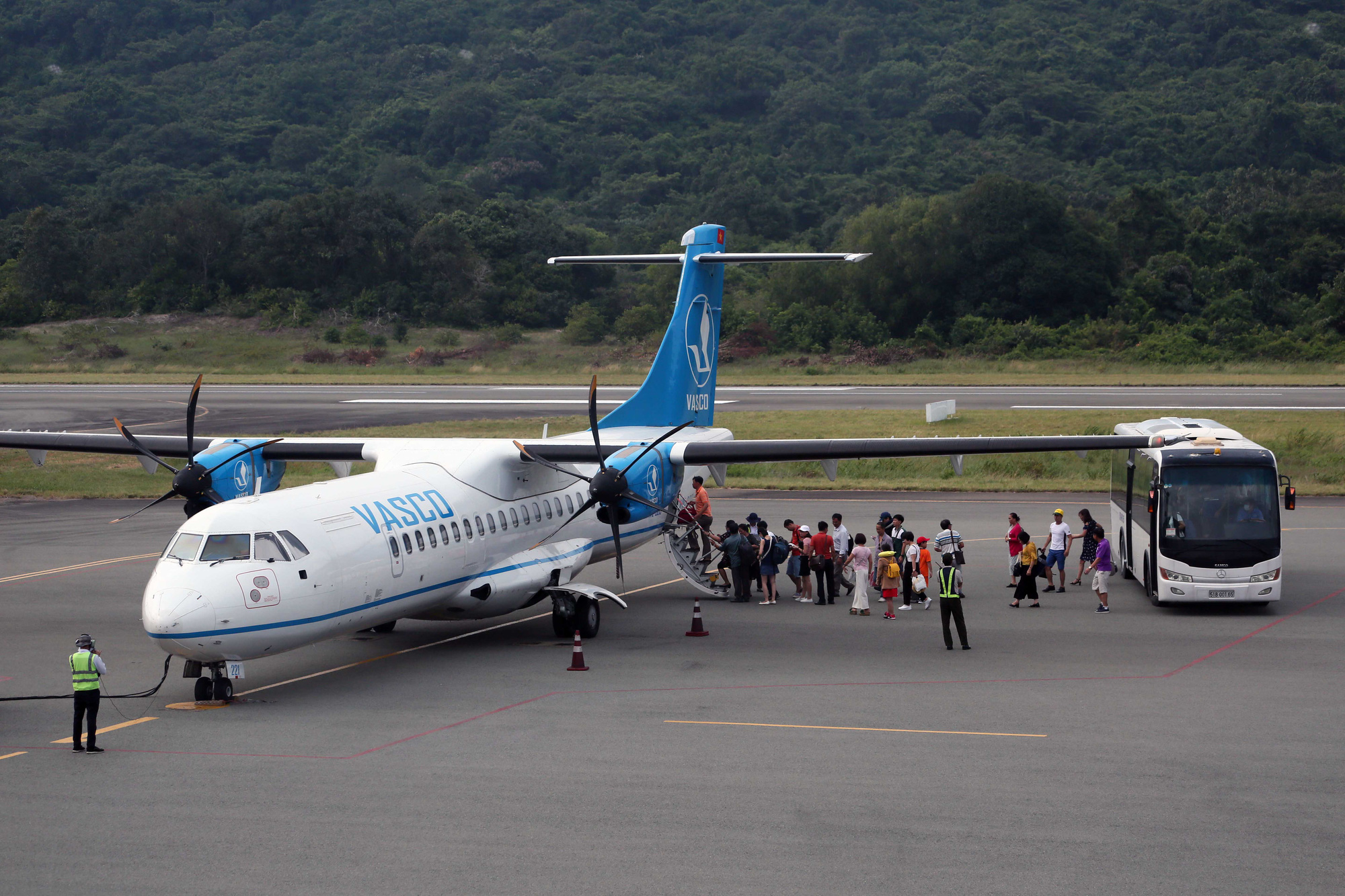 Các chuyến bay góp phần kết nối du lịch, thương mại, phát triển kinh tế, xã hội của Côn Đảo